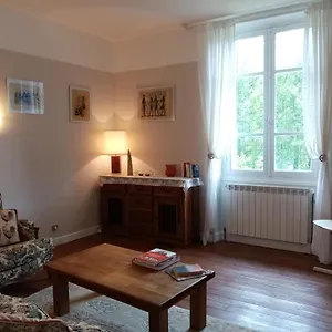 https://les-cazelles-conques-en-rouergue.midi-pyreneeshotels.com