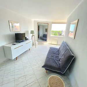 Spacieux 65m2, Avec Piscine Et Parking Appartement