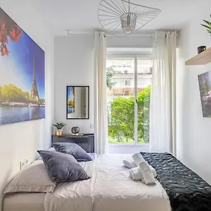 https://apt-cozy-studio-near-the-eiffel-tower-75016.fr-paris.fr